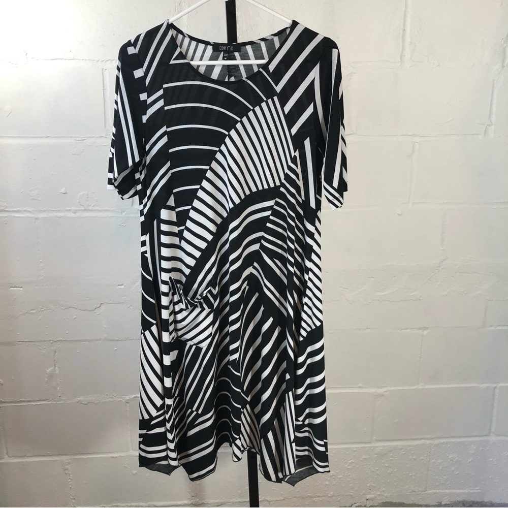 Comfy USA Asymmetrical Dress Size M Black White Geometric Print #k14